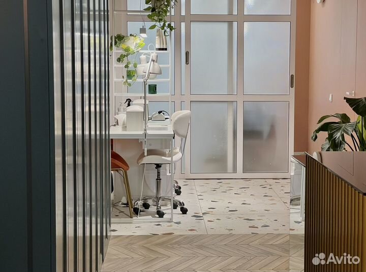 Мастер маникюра и педикюра