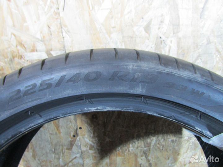 Pirelli P Zero 225/40 R19