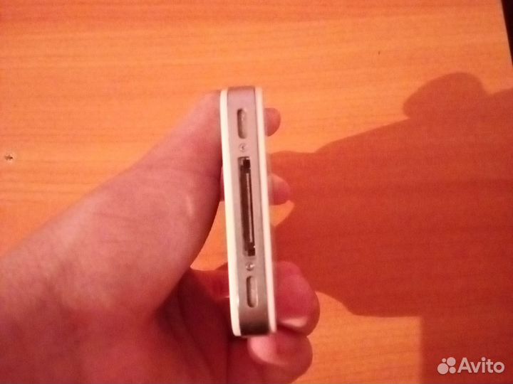 iPhone 4, 8 ГБ