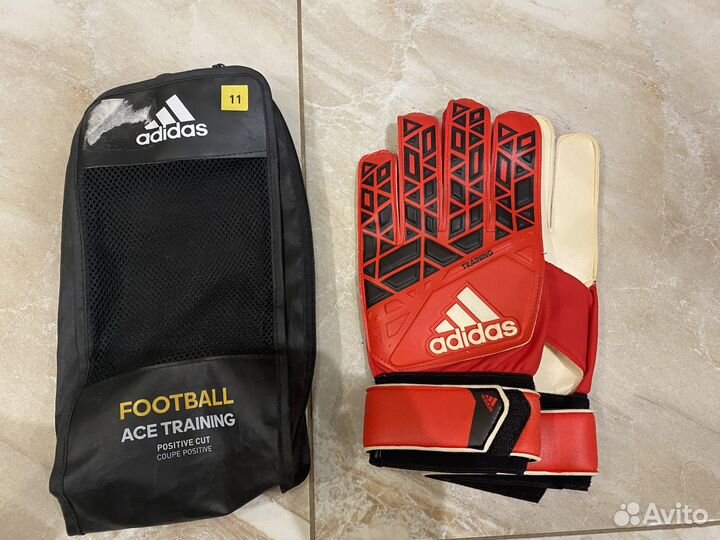 Перчатки вратарские, разм. 11, любит