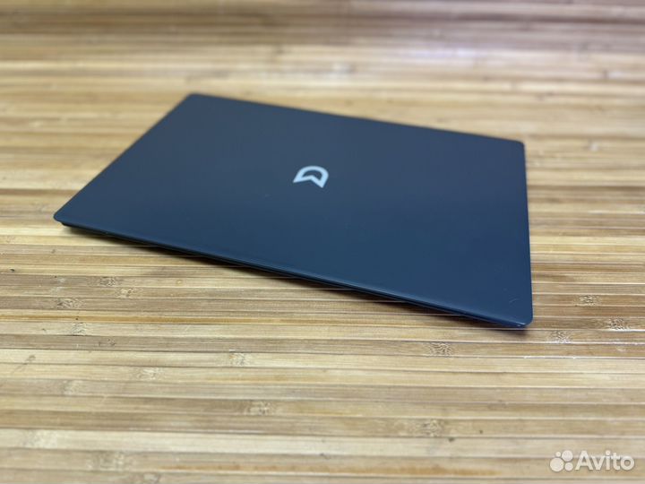 Быстрый современный ноутбук 15.6IPS/4 ядра