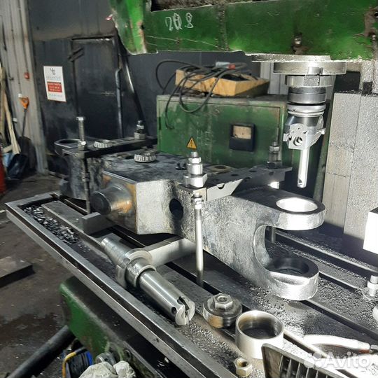 Наплавка расточка отверстий - ремонт спецтехники