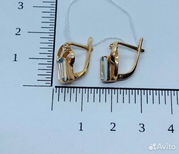 Серьги с синтетическим камнем Золото