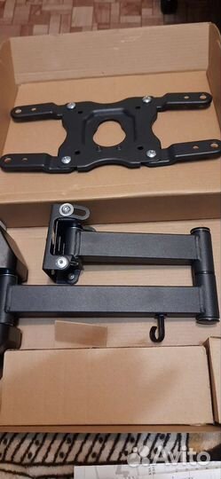 Кронштейн для телевизора поворотный