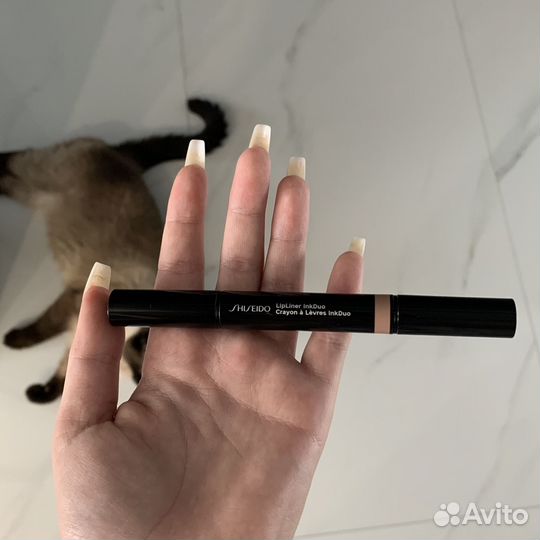 Автоматический карандаш–праймер для губ shiseido