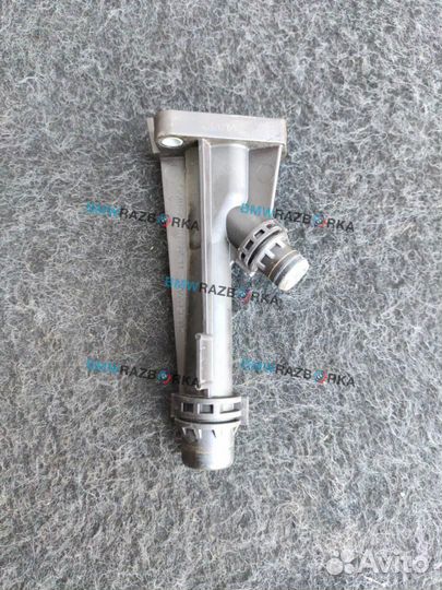 Фланец (тройник) системы охлаждения BMW 5