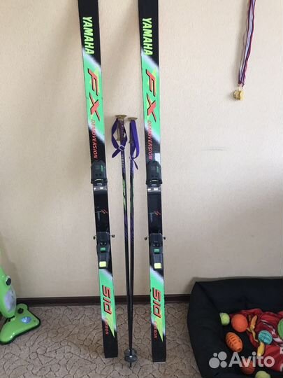 Горнолыжные ботинки, лыжи, палки