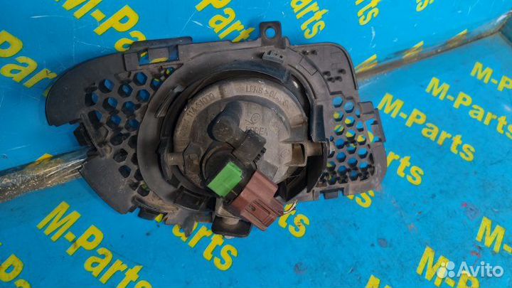 Туманка Mazda Demio DY3W 2006