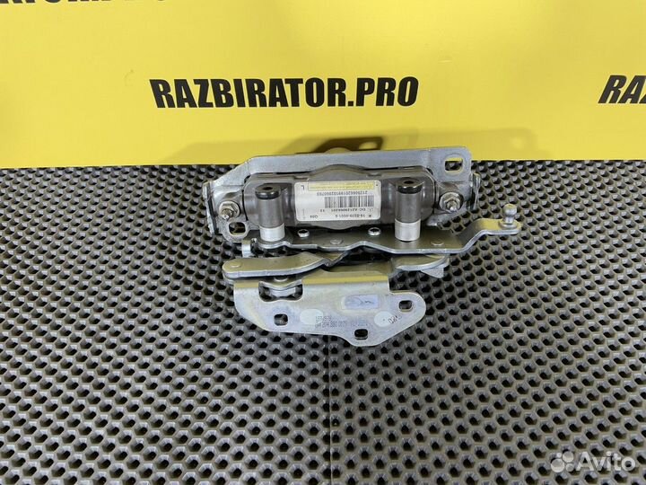 Петля капота левая Mercedes-Benz E-class