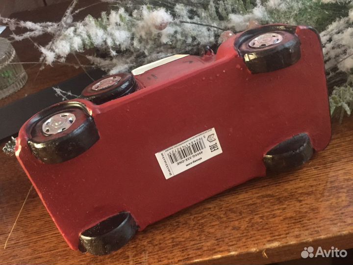 Новогодняя ретро машина с ёлкой