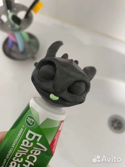 Насадка на зубную пасту