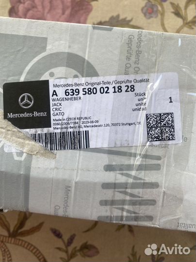 Домкрат A639580021828 Мерседес