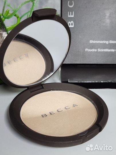 Пудра хайлайтер becca