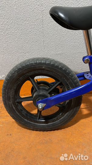 Продам беговел детский с тормозом