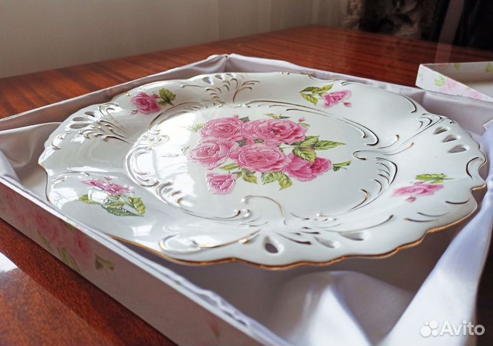 Блюдо фарфор резное 30см