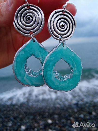 Серьги в виде среза камня (эпоксидная смола)