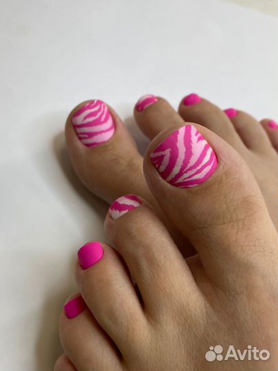 Маникюр педикюр