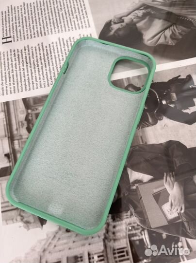 Чехол на iPhone 13