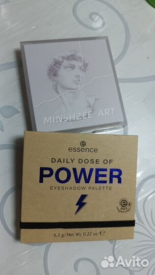 Две палетки - для лица, и тени от Essence