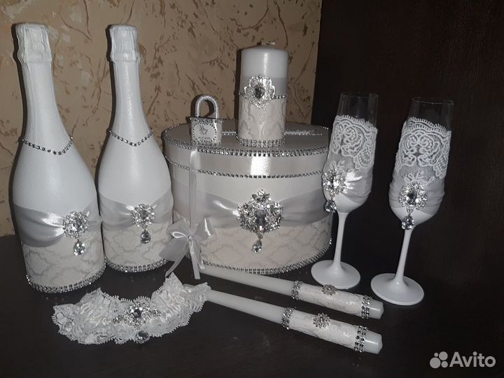 Свадебные аксессуары с брошками