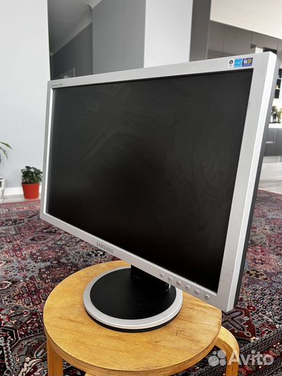 Монитор Samsung SyncMaster 205BW