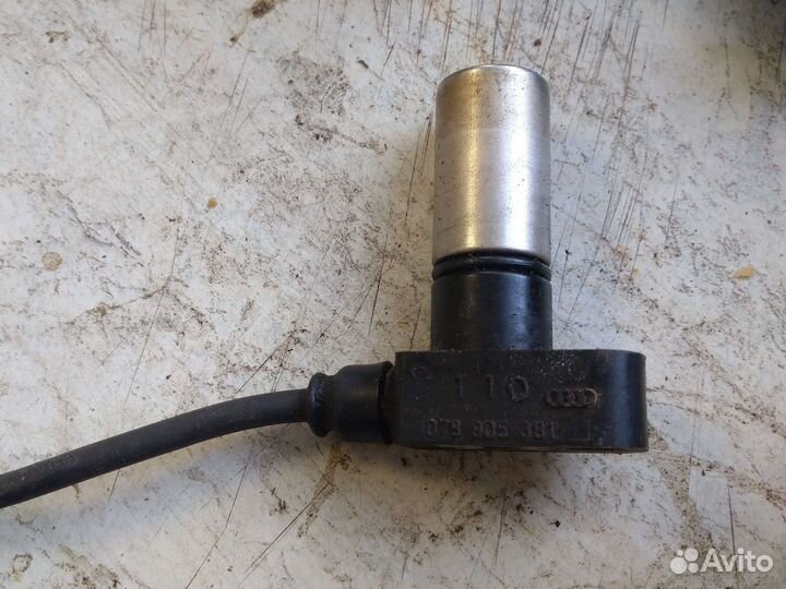 Датчик коленвала Ауди 100 А6 С4