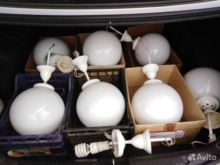 Люстра с плафонами