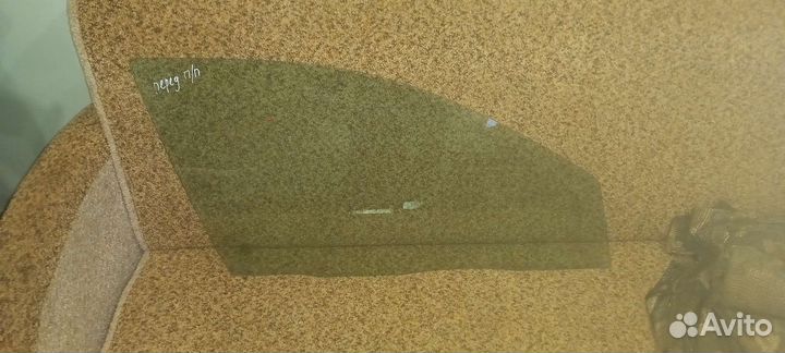 Стекло двери переднее правое Ford Mondeo3