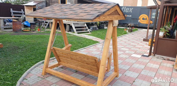 Садовые качели из дерева