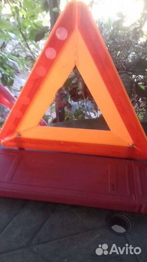 Треугольник предупреждающий с отражением