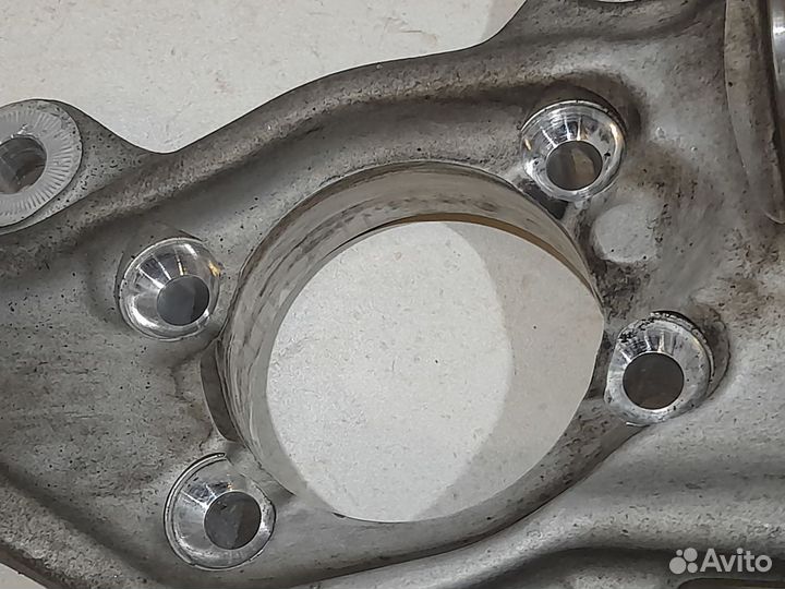 Кулак поворотный передний правый Audi A6 / Allroad