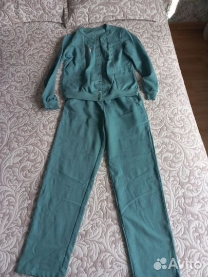 Женский спортивный костюм