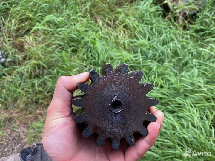 Вал шестерня Aichi D502