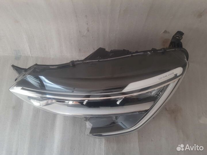Renault Arkana фара левая