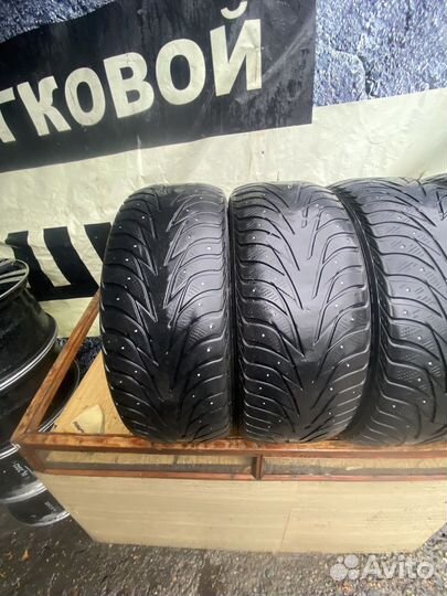 Yokohama IceGuard Stud IG65 235/55 R19