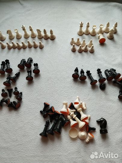 Шахматные фигуры пластик (без доски)