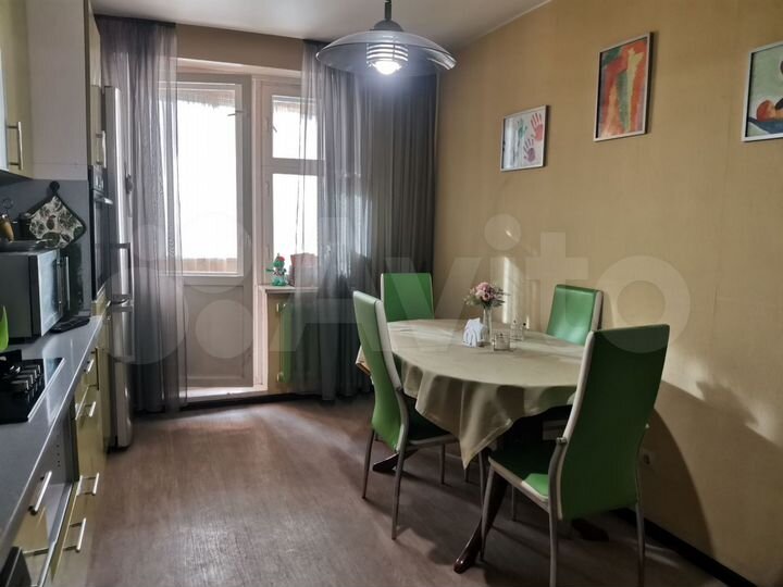 3-к. квартира, 93 м², 2/9 эт.