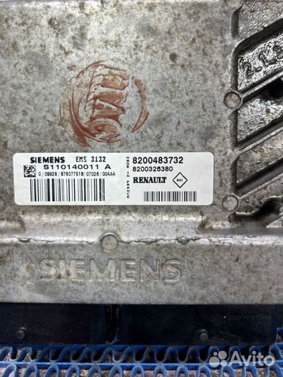 Блок управления двигателем Renault Logan седан K7J