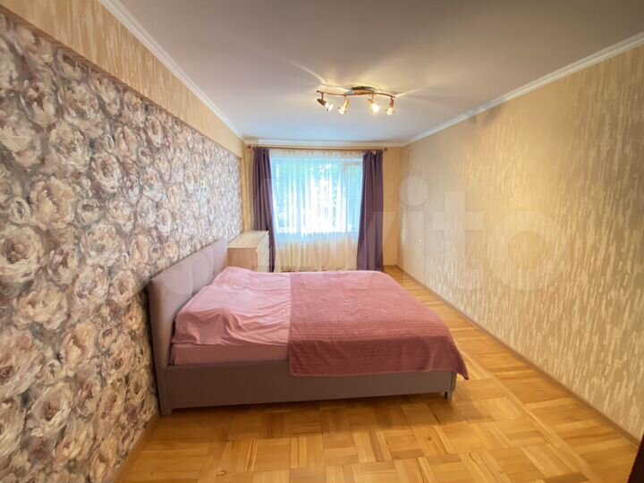 3-к. квартира, 70 м², 2/5 эт.