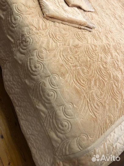 Покрывало на кровать