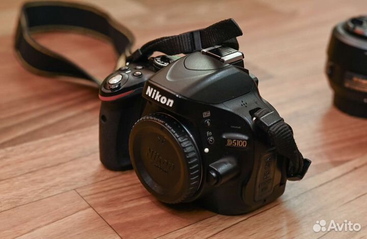 Nikon D5100 + 35 mm 1.8 + 55-200 mm 4-5.6