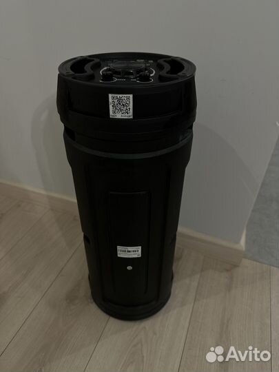 Музыкальный центр Hyundai H-MC180 с Bluetooth