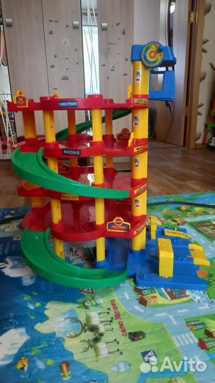 Парковка для машинок с лифтом