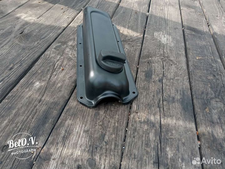 Клапанная крышка 1.6 Фольксваген Ауди Пассат Б5 А4