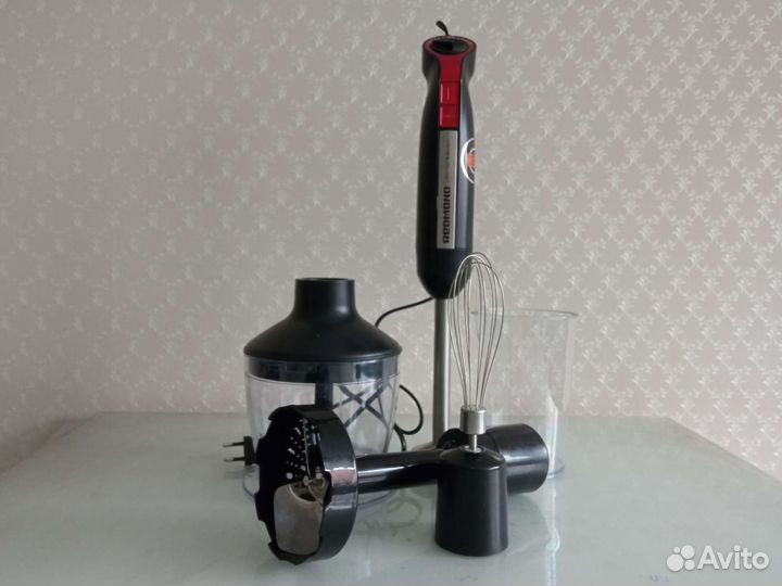 Блендер Redmond