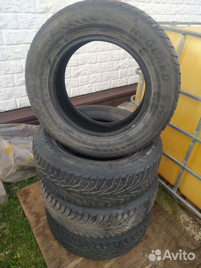 Yokohama IceGuard Stud IG65 215/65 R16