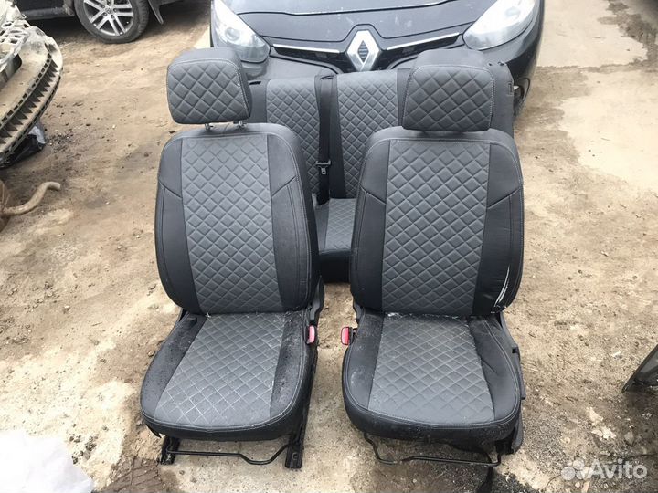 Renault Megane 3 Комплект передних сидений
