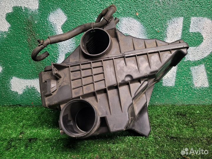 Корпус воздушного фильтра Nissan Tiida C11