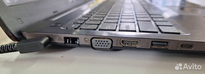 Ноутбук asus X556UQ (i5-6200U, 8Гб DDR4, GeForce 9