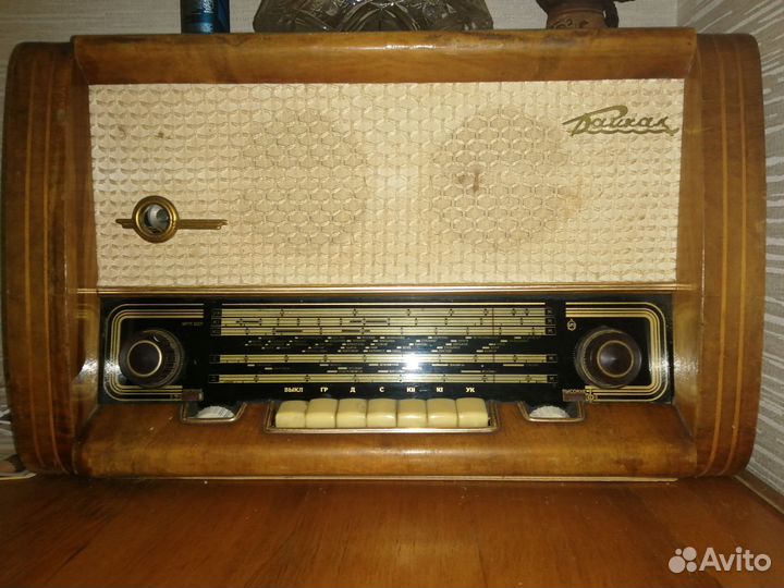Радиола СССР ламповая в рабочем состоянии